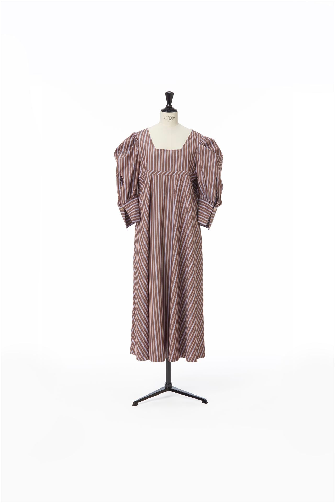 volume sleevedress
