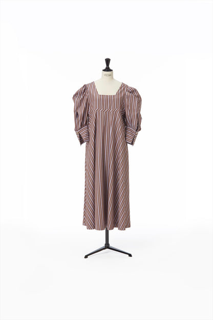 volume sleevedress