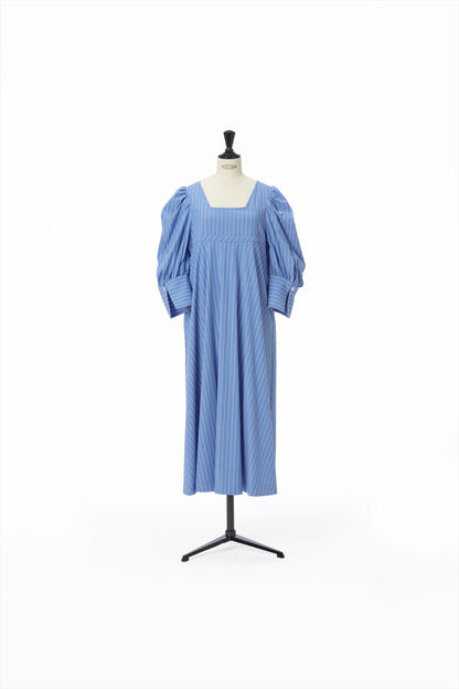volume sleevedress